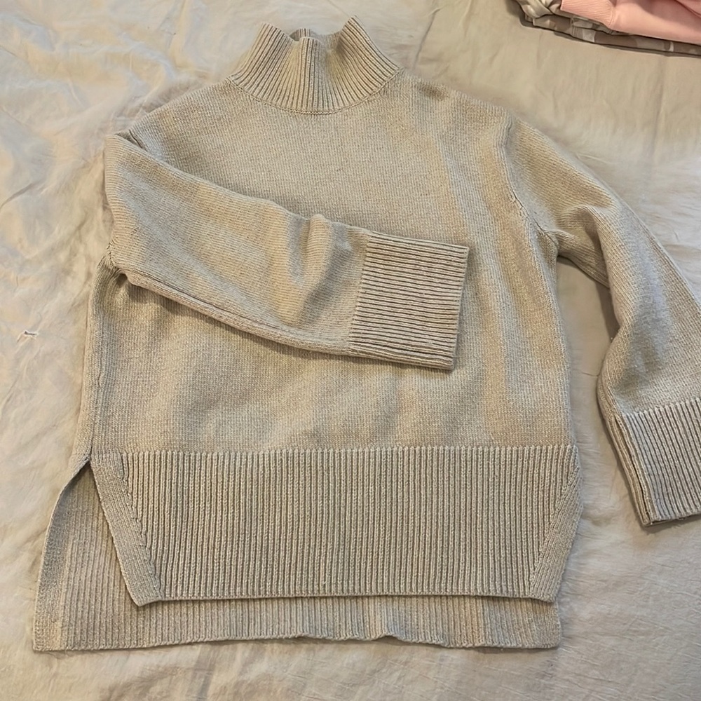 H&M sweater